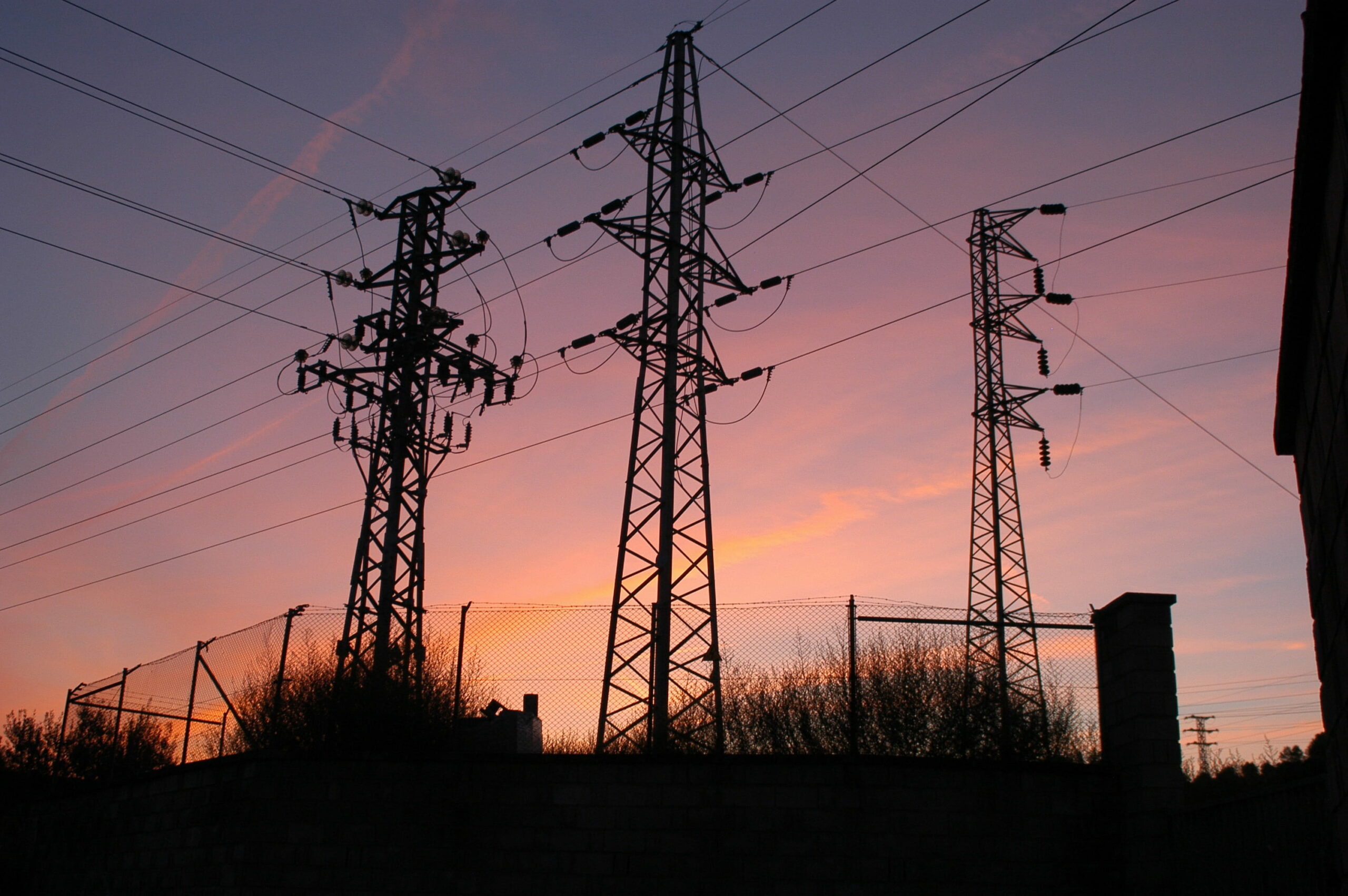 Antenne électrique devant couche de soleil